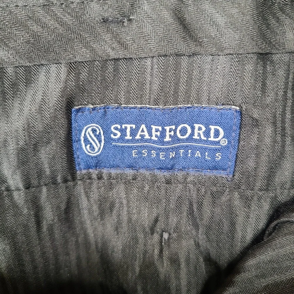 Stafford Pants Mens 38x29‎ (36x29) Gray Plaid Pleated Trouser Polyester Blend